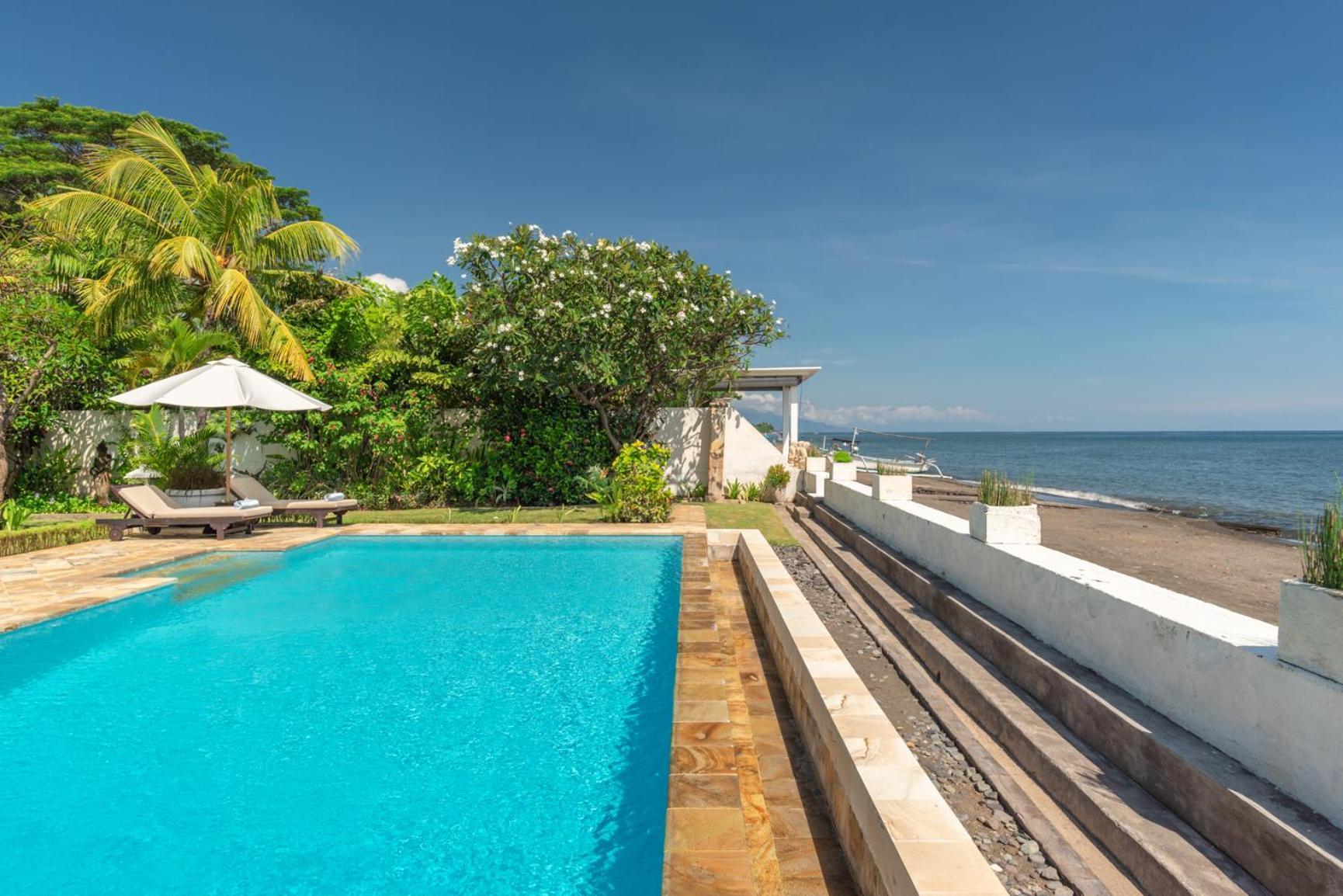 Gorgeous Beachfront Villa Lovina Banjar  Kültér fotó