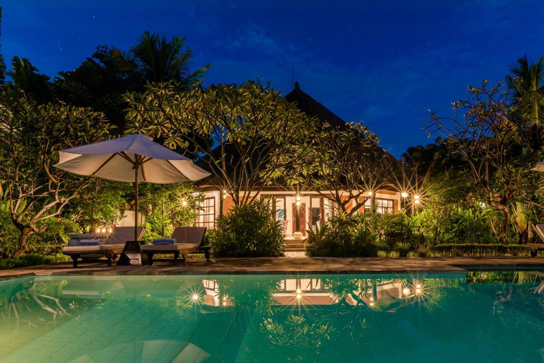Gorgeous Beachfront Villa Lovina Banjar  Kültér fotó