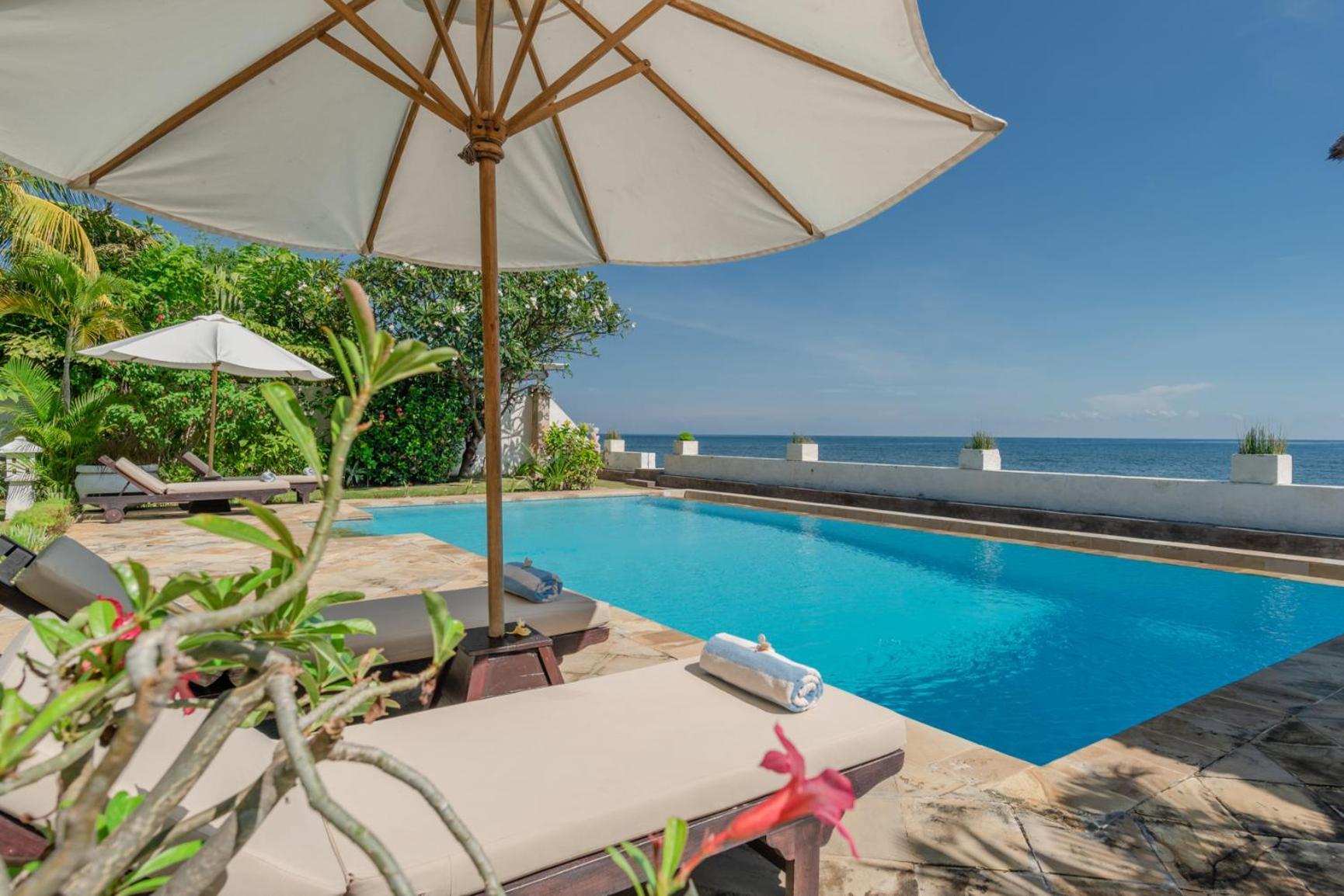 Gorgeous Beachfront Villa Lovina Banjar  Kültér fotó