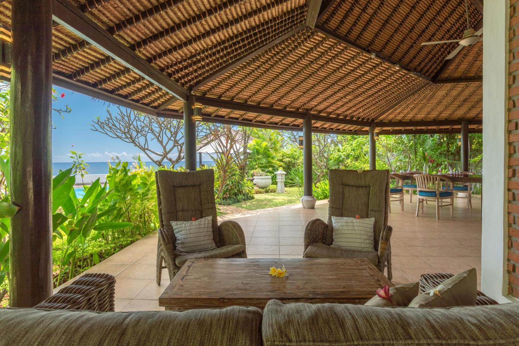 Gorgeous Beachfront Villa Lovina Banjar  Kültér fotó
